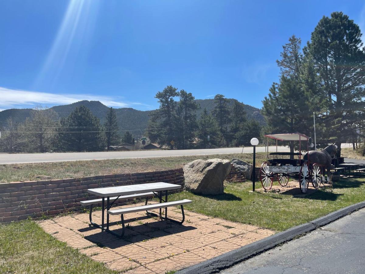 Saddle & Surrey Motel Estes Park Extérieur photo
